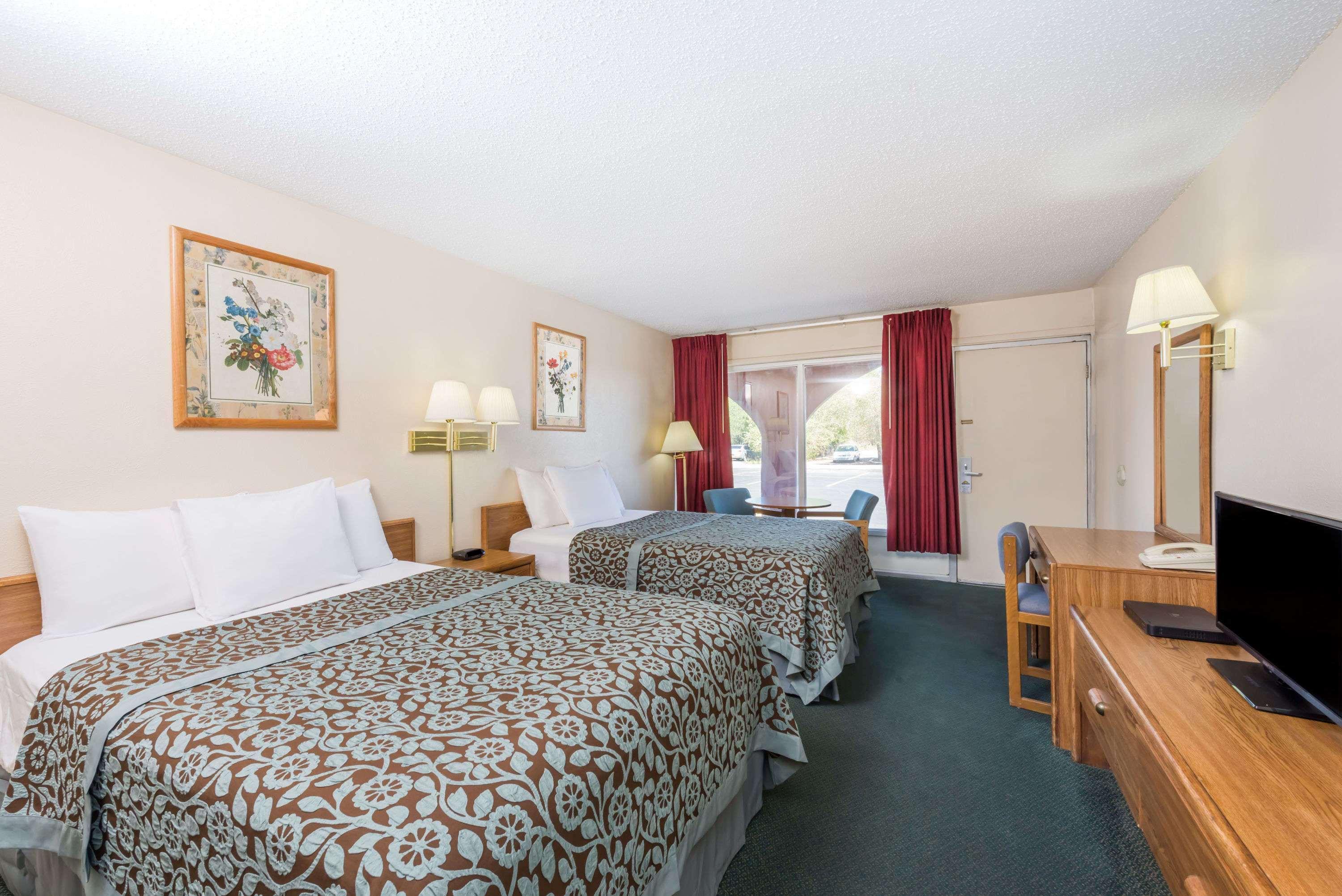 Days Inn By Wyndham Socorro Bagian luar foto