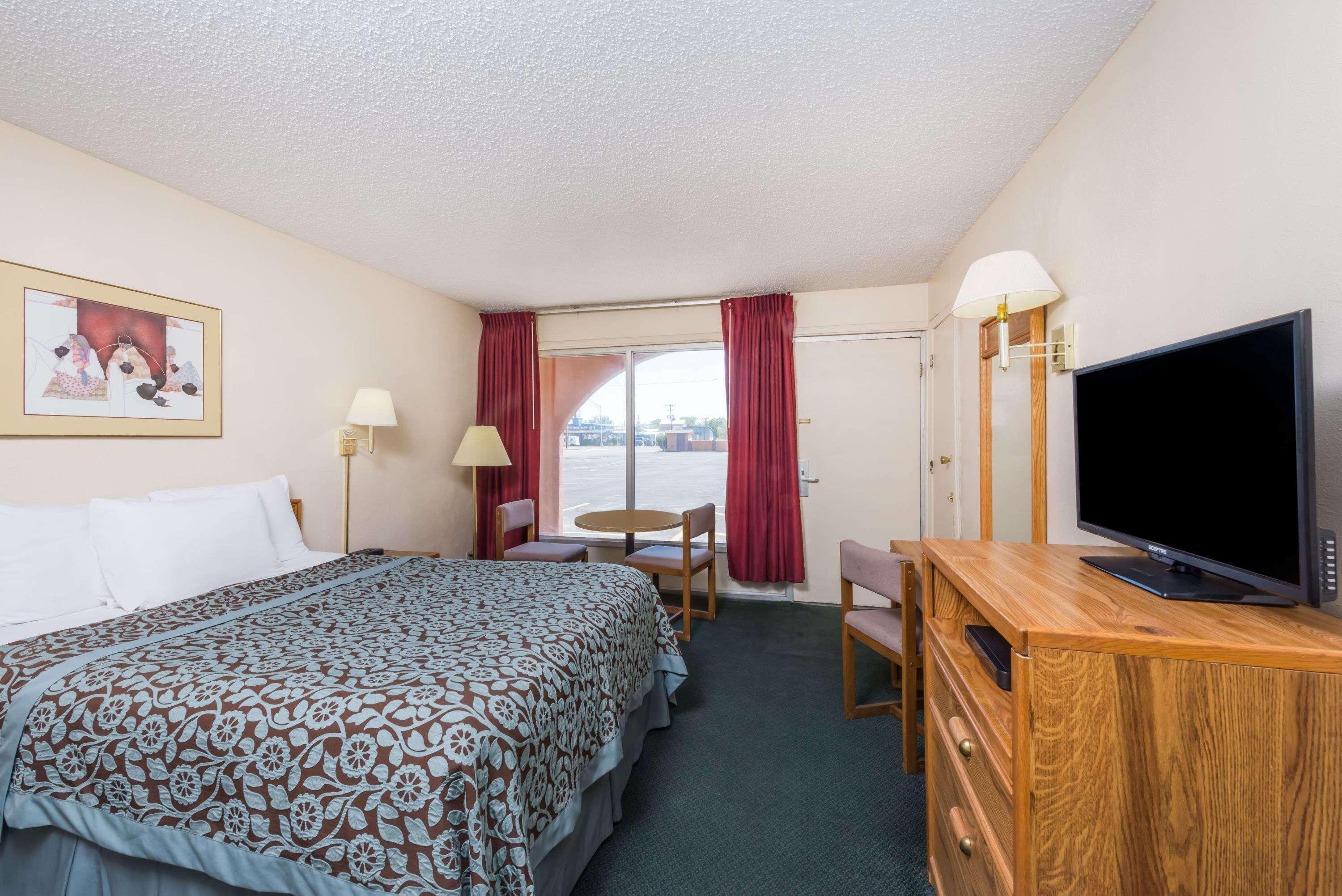 Days Inn By Wyndham Socorro Bagian luar foto
