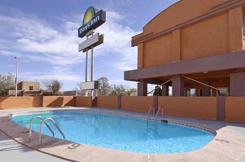 Days Inn By Wyndham Socorro Bagian luar foto